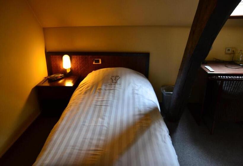 标准单人间, De Franse Kroon