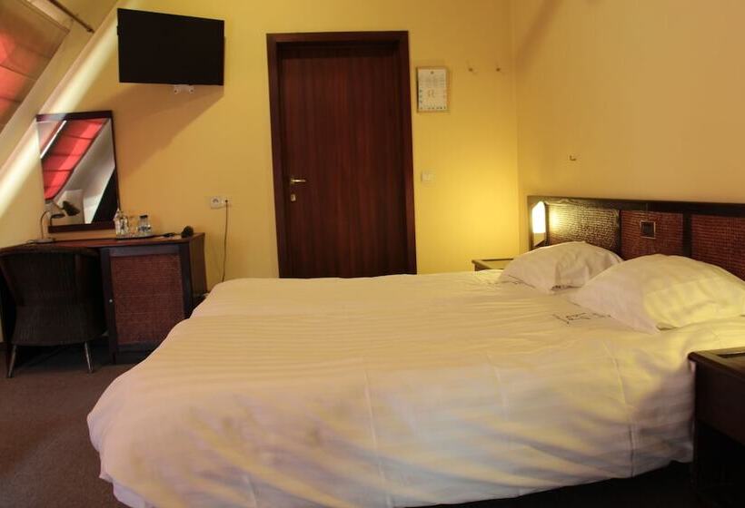 单人经济间, De Franse Kroon