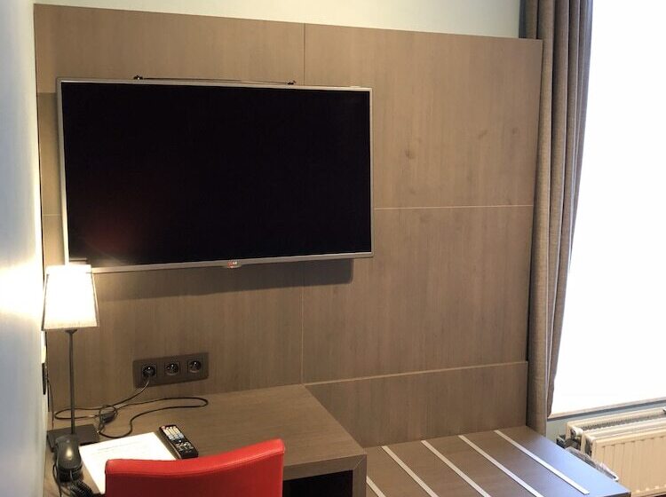 标准单人间, De Franse Kroon