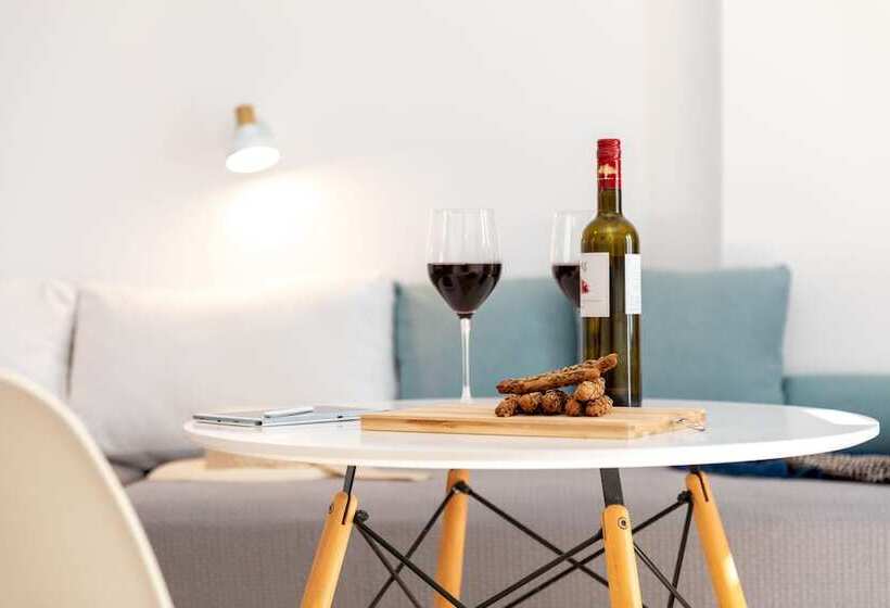 스탠다드 스튜디오, Depis Place & Apartments