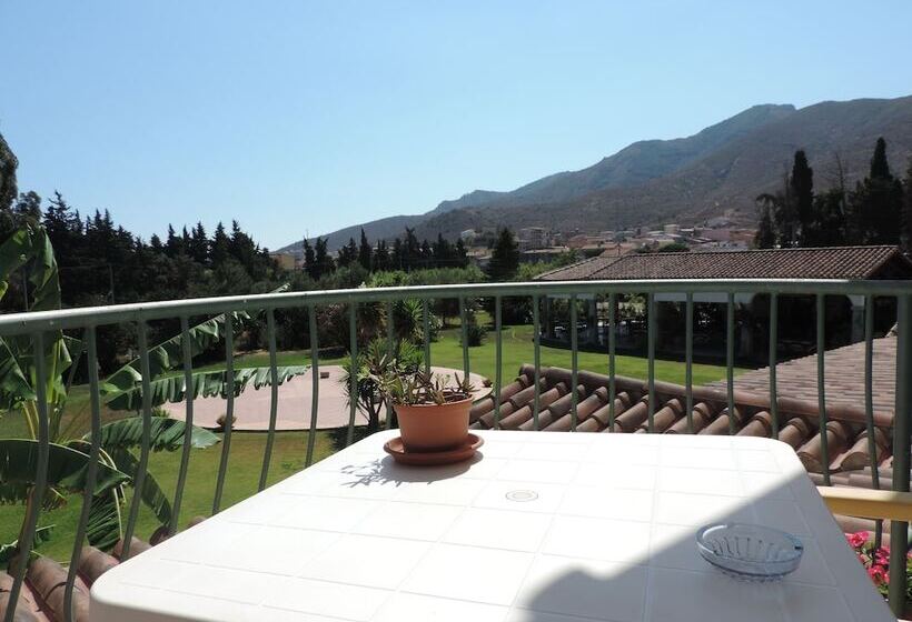 חדר סטנדרט לארבעה, Domu Incantada