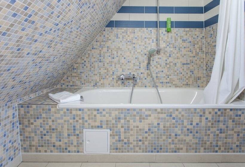 Номер Стандарт, Halber Mond