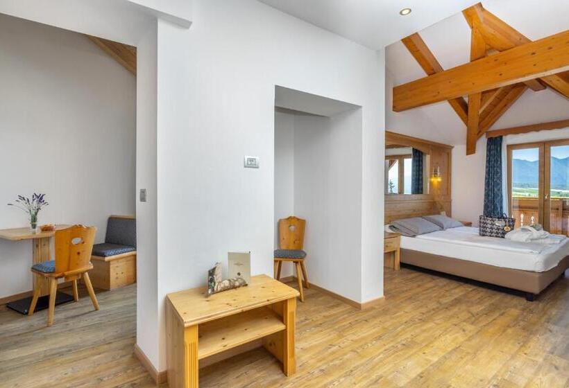 חדר משפחתי, Miraval