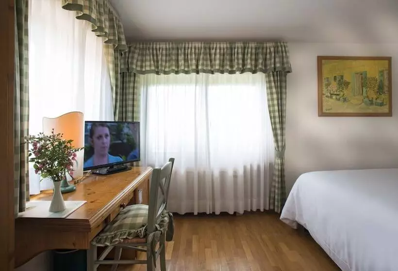 اتاق استاندارد سه نفره, Relais Picaron