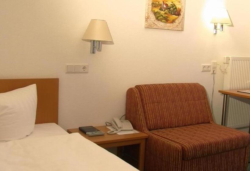 اتاق استاندارد یک نفره, Restaurant Stegemann