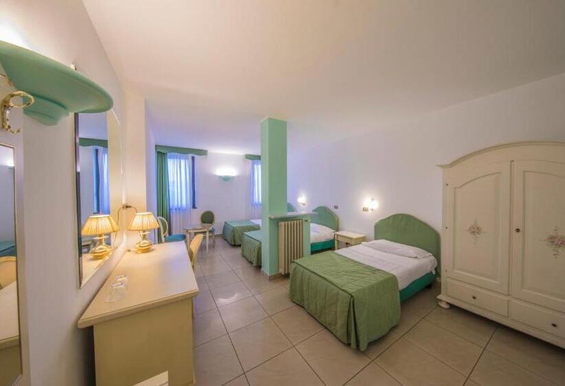 חדר סטנדרט לשלושה, Ristorante Continental