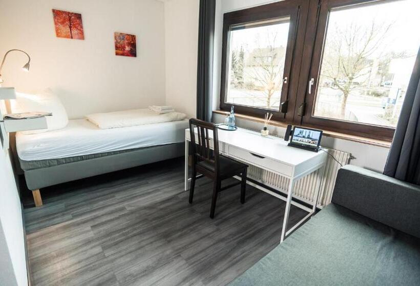 Standard Single Room, Scharfes Eck