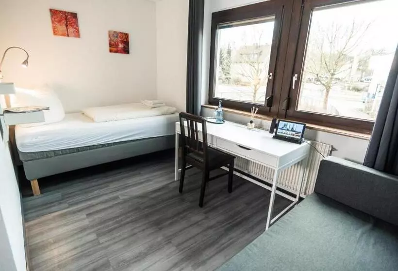 Standard Single Room, Scharfes Eck