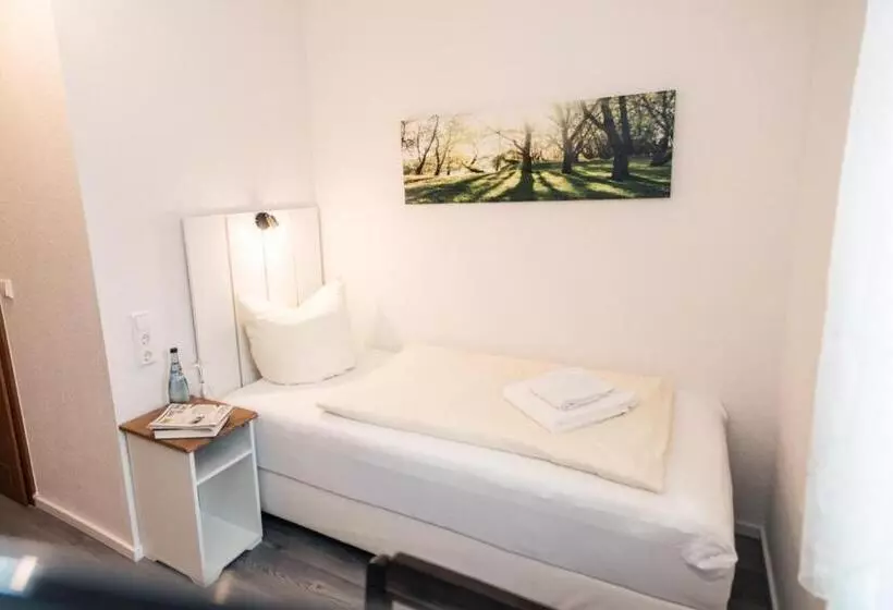 Standard Single Room, Scharfes Eck
