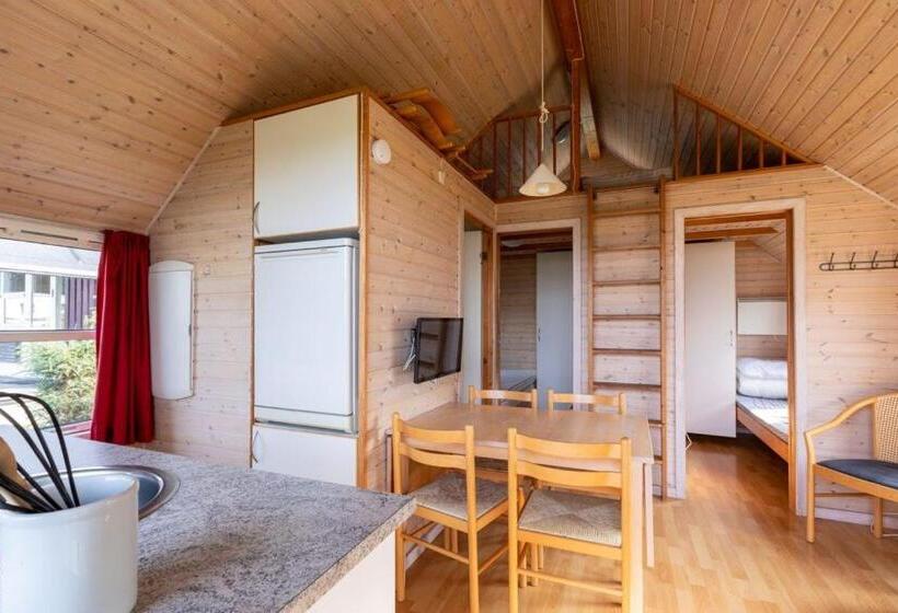 بنجلو عائلى, Velling Koller Hotel Og Camping