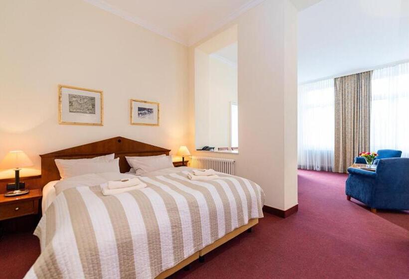 Family flat with balcony, Aparthotel Seeschlösschen