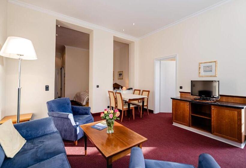 Family flat with balcony, Aparthotel Seeschlösschen