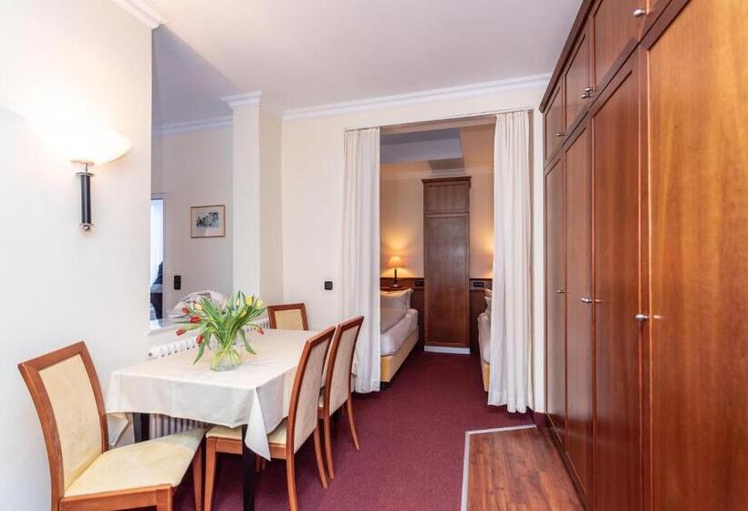 Family flat with balcony, Aparthotel Seeschlösschen