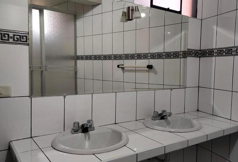 جناح, San Andres