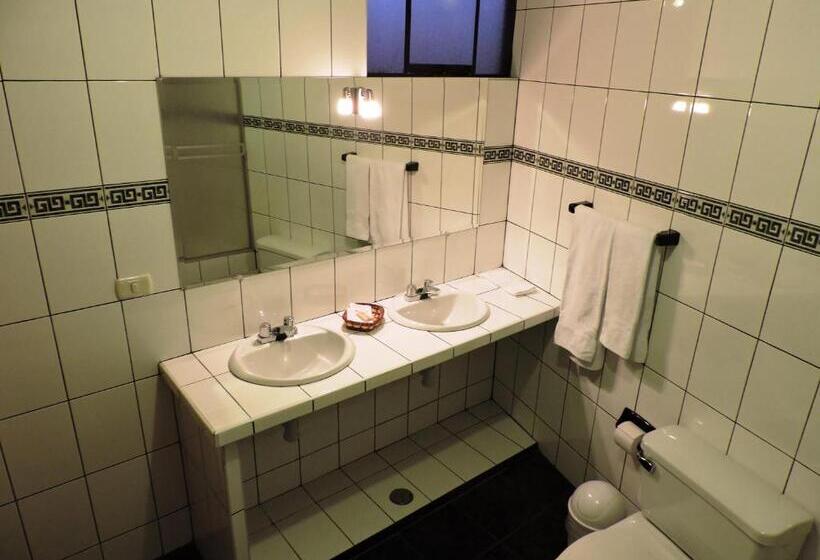 جناح, San Andres