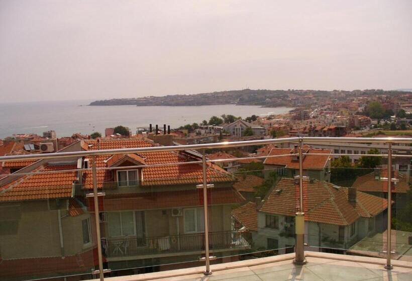 バルコニー付きスタンダードトリプルルーム, Venis