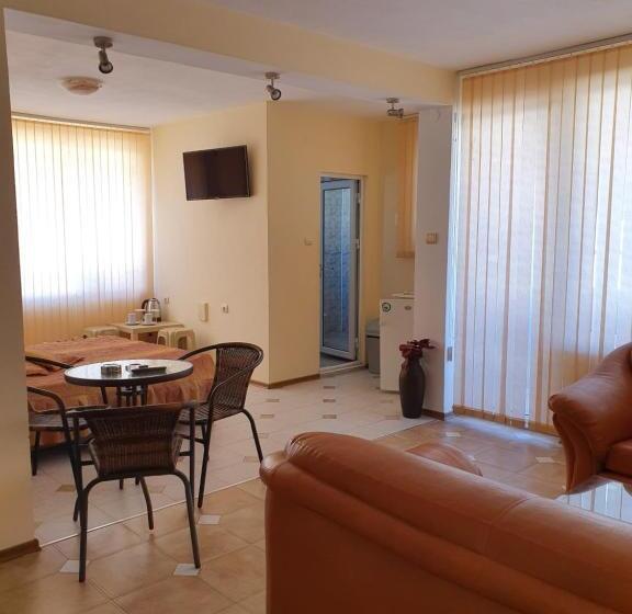 デラックススタジオ, Venis