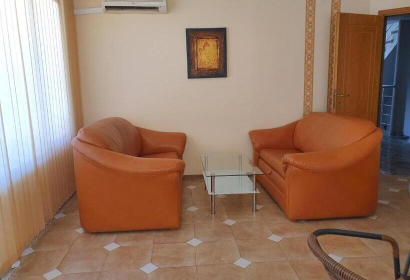 デラックススタジオ, Venis