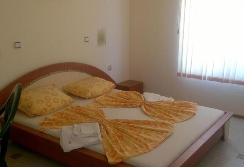 オーシャンビューデラックススイート, Venis