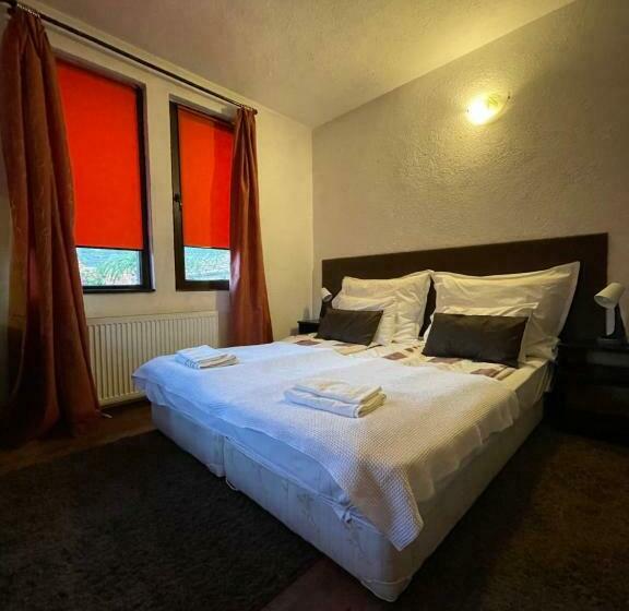 Номер Стандарт Трехместный, Guest House Elit