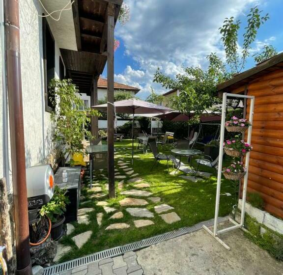 Standard Triple Room, Guest House Elit