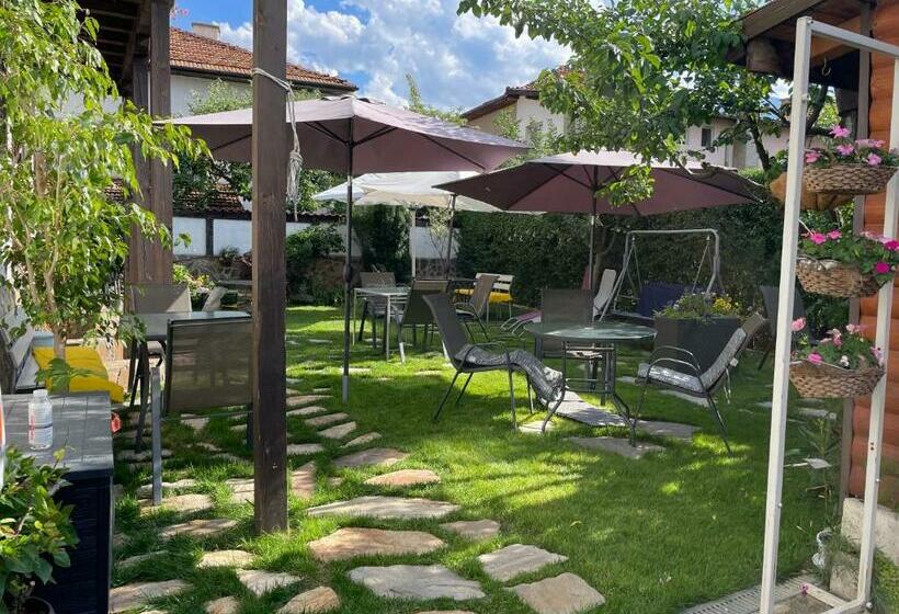 Номер Стандарт Трехместный, Guest House Elit