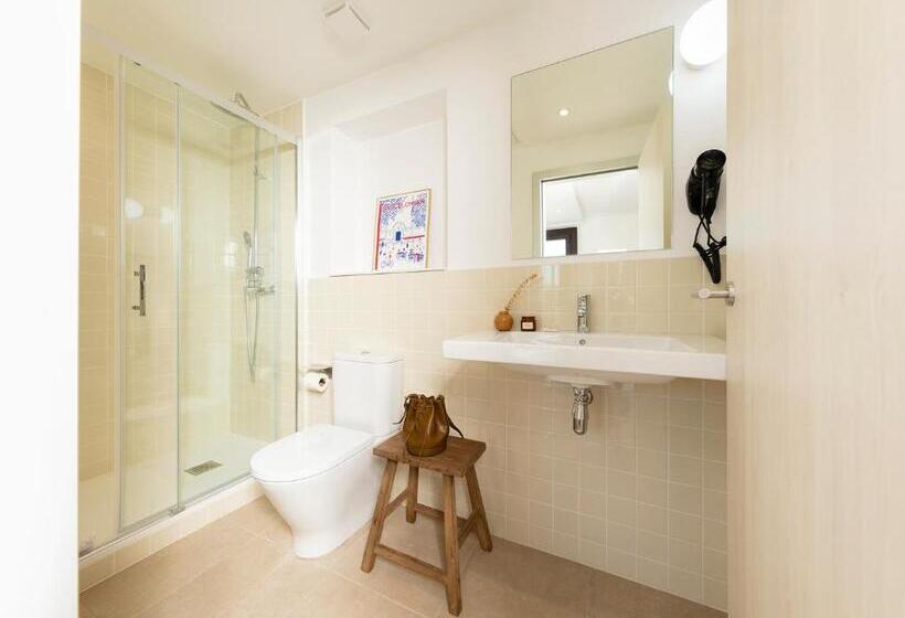 Семейный Номер, Som Nit Port Vell