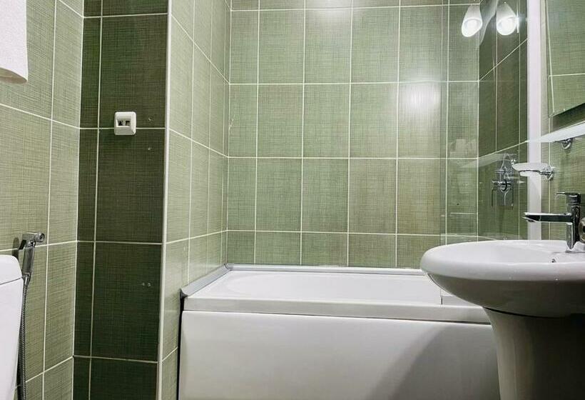 スタンダードルーム, Aura Boutique