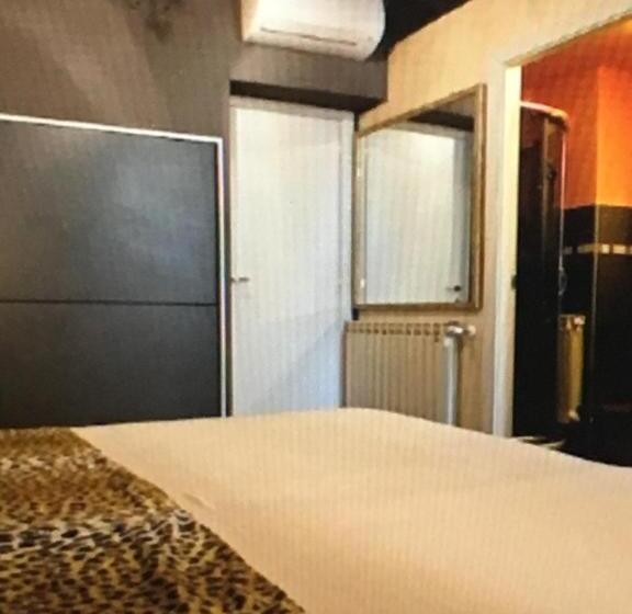 带大床的豪华间, B&b Maddalena