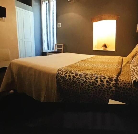 带大床的豪华间, B&b Maddalena