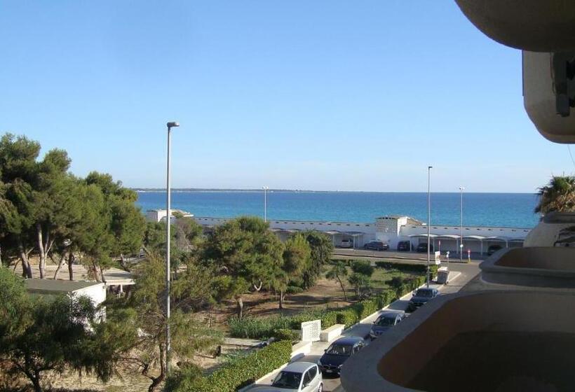 اتاق استاندارد چهار تخته با چشم‌انداز دریا, Bed & Breakfast Sud