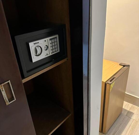 اتاق استاندارد سه نفره, Gawharet Alahram Bed Room