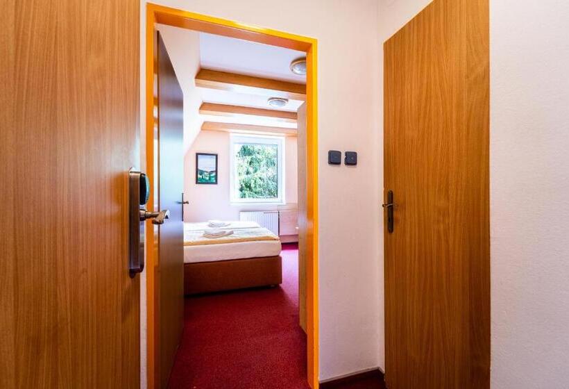 חדר אקונומי, Sluníčko