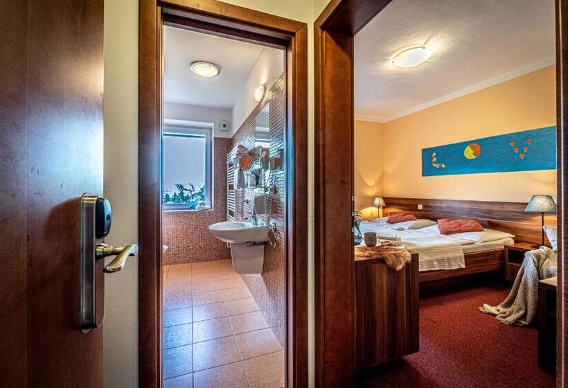 חדר סופריור, Sluníčko