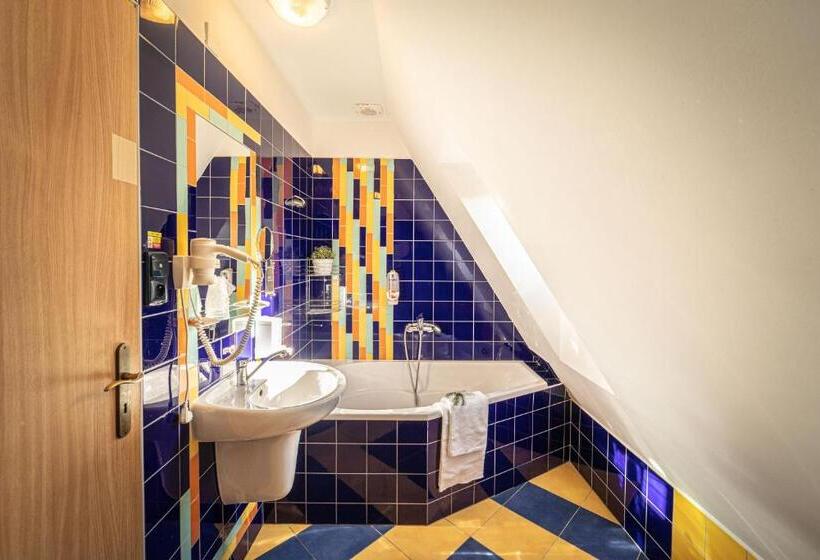 חדר משפחתי, Sluníčko