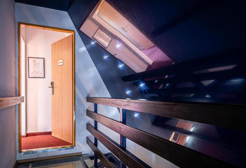 חדר משפחתי, Sluníčko