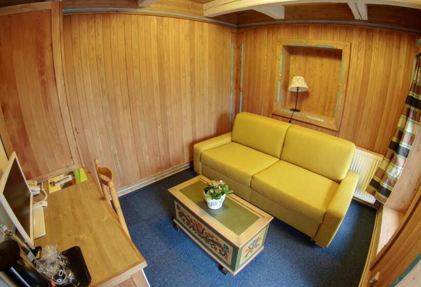 סוויטת ג'וניור דלוקס, Sluníčko