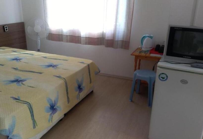 חדר סטנדרט לשלושה עם מרפסת, Villa Maris