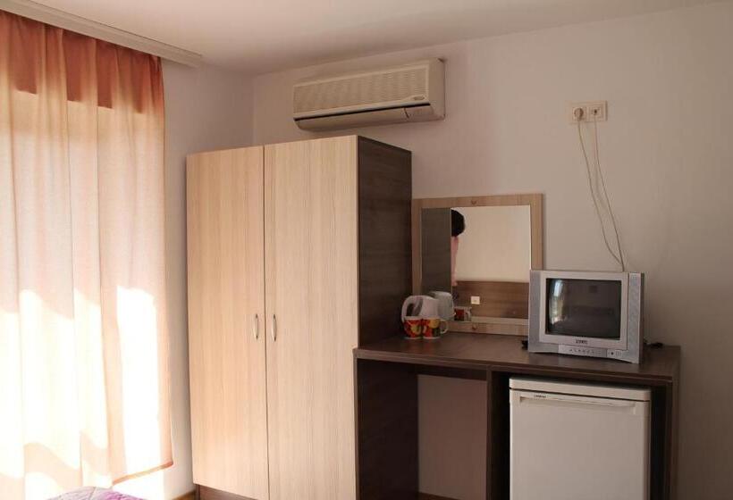 Comfort room with balcony, Villa Maris