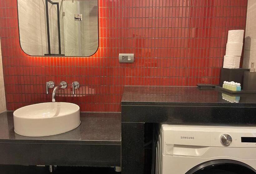 اتاق خانوادگی, The Edge Central Pattaya