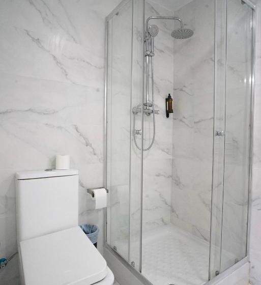 إستوديو قياسى, Villa Costa Marbella