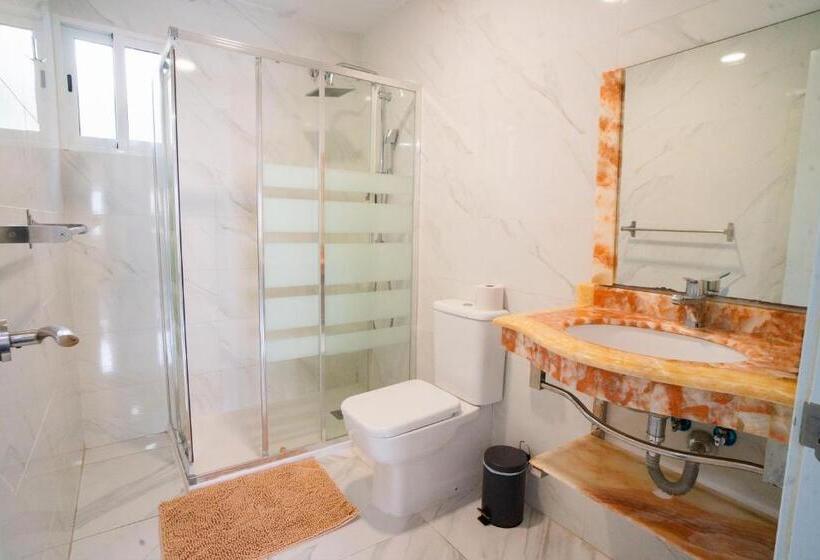 إستديو عائلى, Villa Costa Marbella