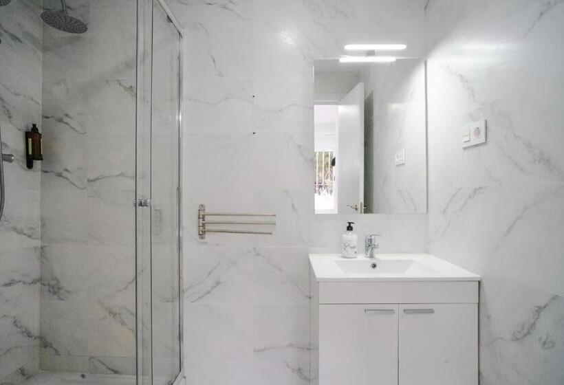 إستوديو سوبيريور, Villa Costa Marbella