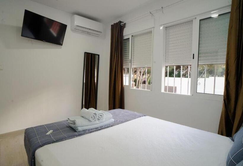 إستوديو سوبيريور, Villa Costa Marbella