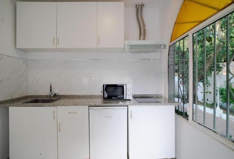 إستوديو سوبيريور, Villa Costa Marbella