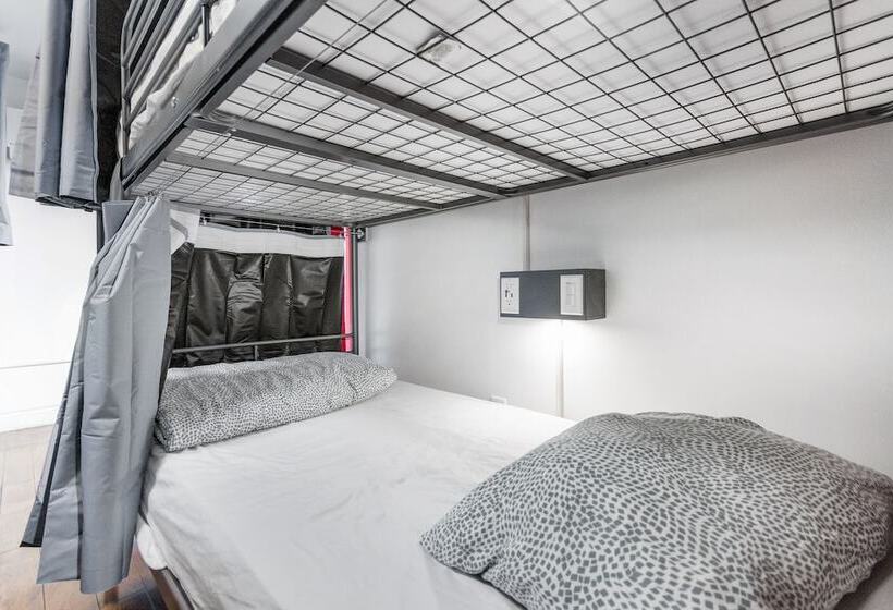 Кровать в Общей Комнате, Samesun Toronto