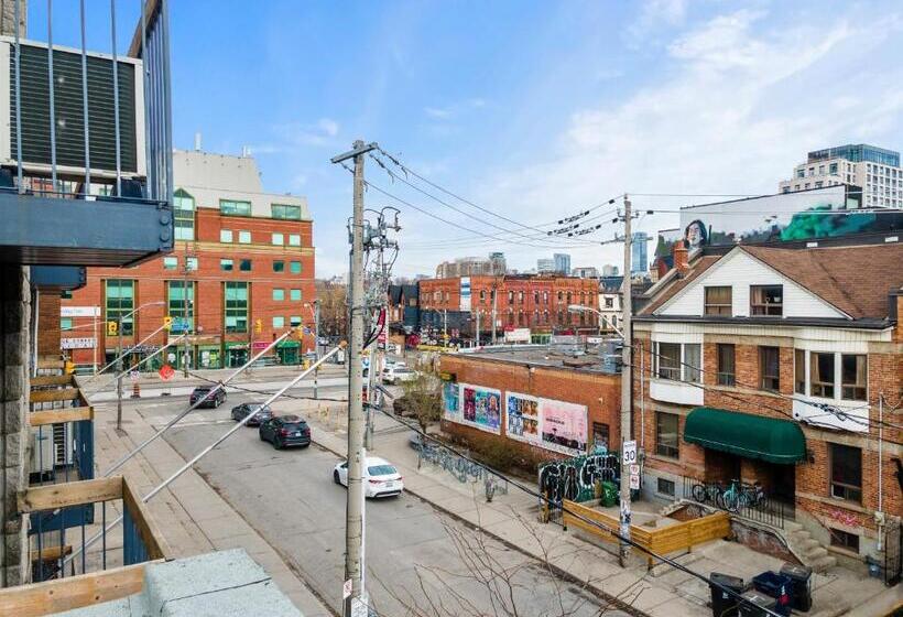 Номер Стандарт с Балконом, Samesun Toronto