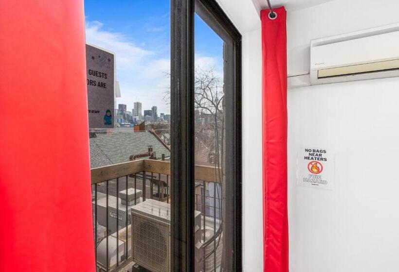 מיטה בחדר משותף, Samesun Toronto