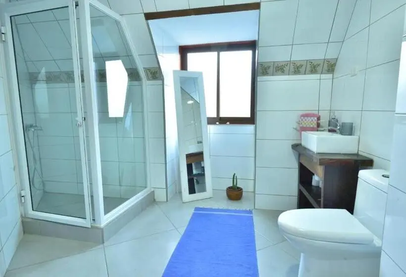 バス共有のスタンダードルーム, Hostal La Cofa