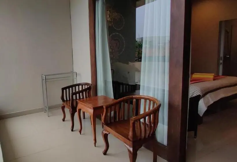 اتاق لوکس با بالکن, Su S Cottages Legian